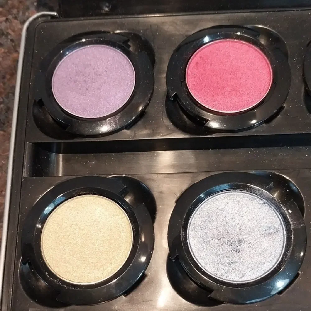Urban Decay Vibrant Color Palette. 